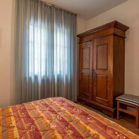 Nicoletta Villa *