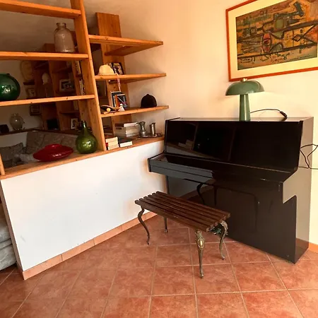 Nicoletta Villa *